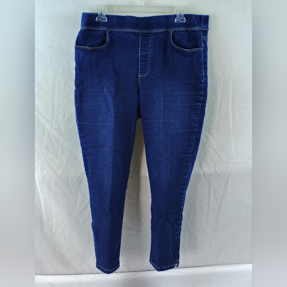 Gloria Vanderbilt Women's Dark Blue Skinny Capri Jeans